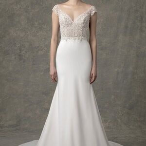 Enaura Chloe wedding/bridal dress